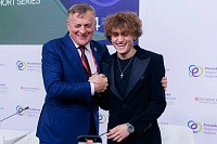Новый молодежный сериал «Агент 004» представлен на Молодежном дне Российской энергетической недели Новый молодежный сериал «Агент 004» представлен на Молодежном дне Российской энергетической недели