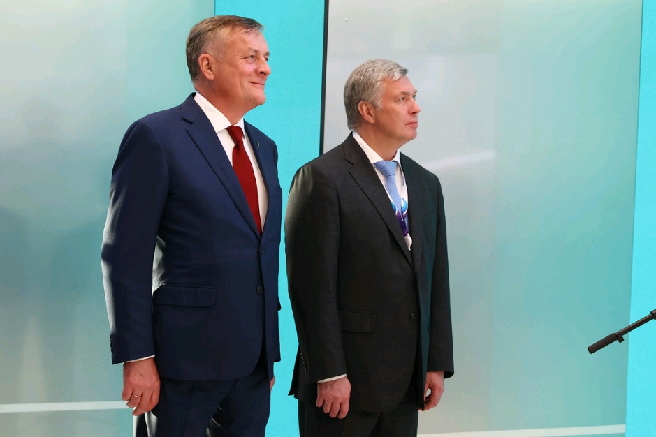 Алексей Русских и Сергей Густов на церемонии.jpg Алексей Русских и Сергей Густов на церемонии.jpg