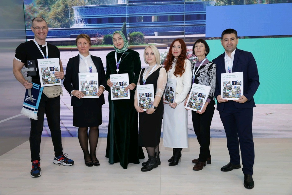 Журналистам презентовали буклет_посвященный реализации программы газификации.jpg Журналистам презентовали буклет_посвященный реализации программы газификации.jpg