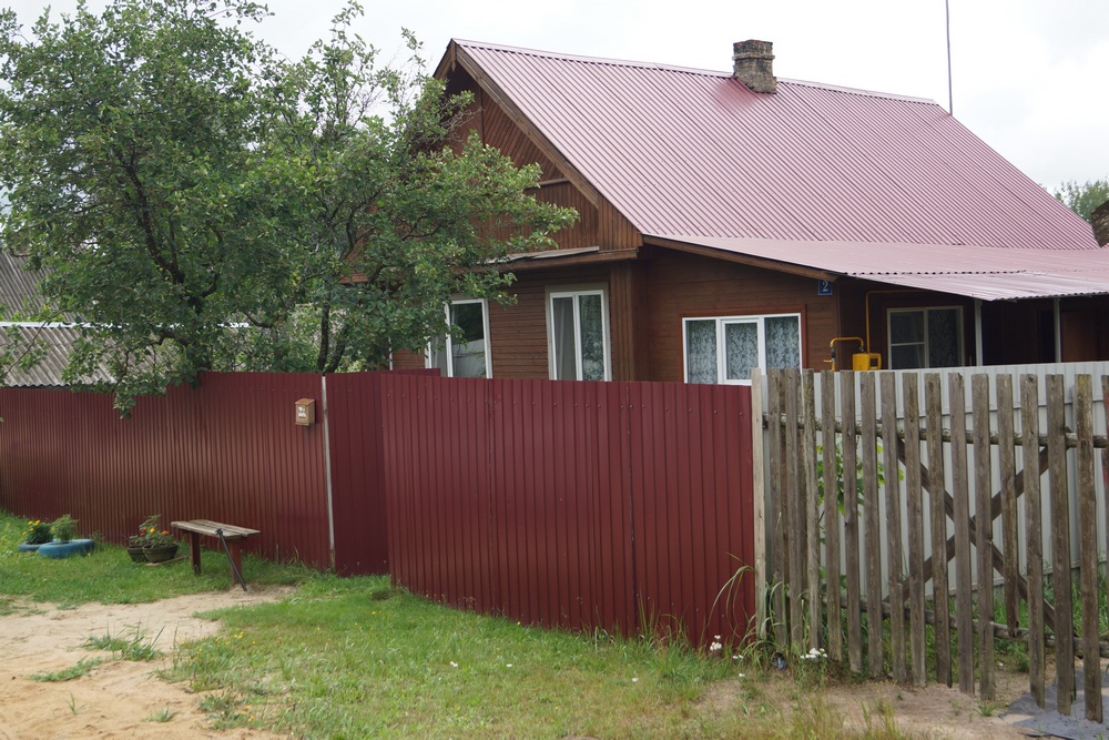 Один из газифицируемых домов в Иванищах.jpg Один из газифицируемых домов в Иванищах.jpg